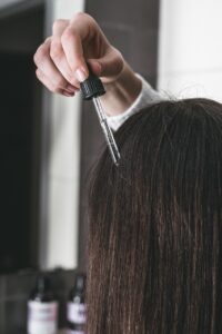 Read more about the article How to Apply Hair Serum to Your Hair