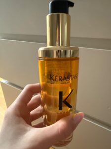 Read more about the article Kérastase Elixir Ultime Hair Oil-In-Serum Review: Shine, Smoothness & Frizz Control Explained Kérastase Hair Oil-In-Serum